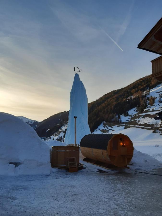 Nedererhof - Zimmer Enzian Mit Gemeinschaftskueche Schmirn Bagian luar foto