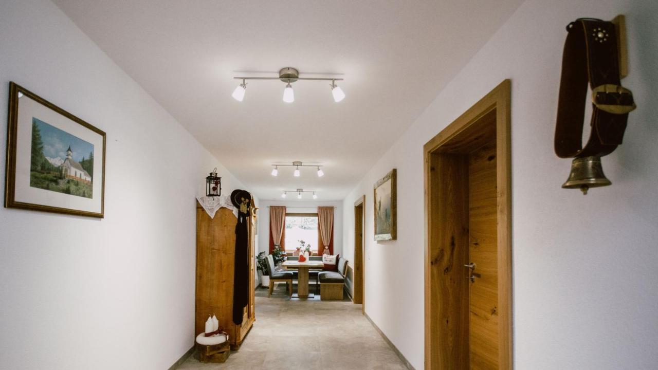 Nedererhof - Zimmer Enzian Mit Gemeinschaftskueche Schmirn Bagian luar foto