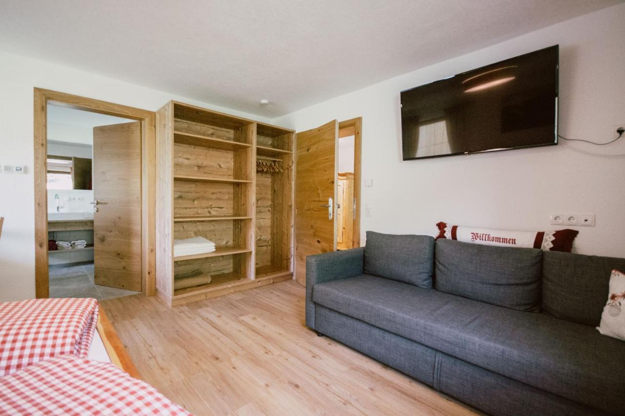 Nedererhof - Zimmer Enzian Mit Gemeinschaftskueche Schmirn Bagian luar foto