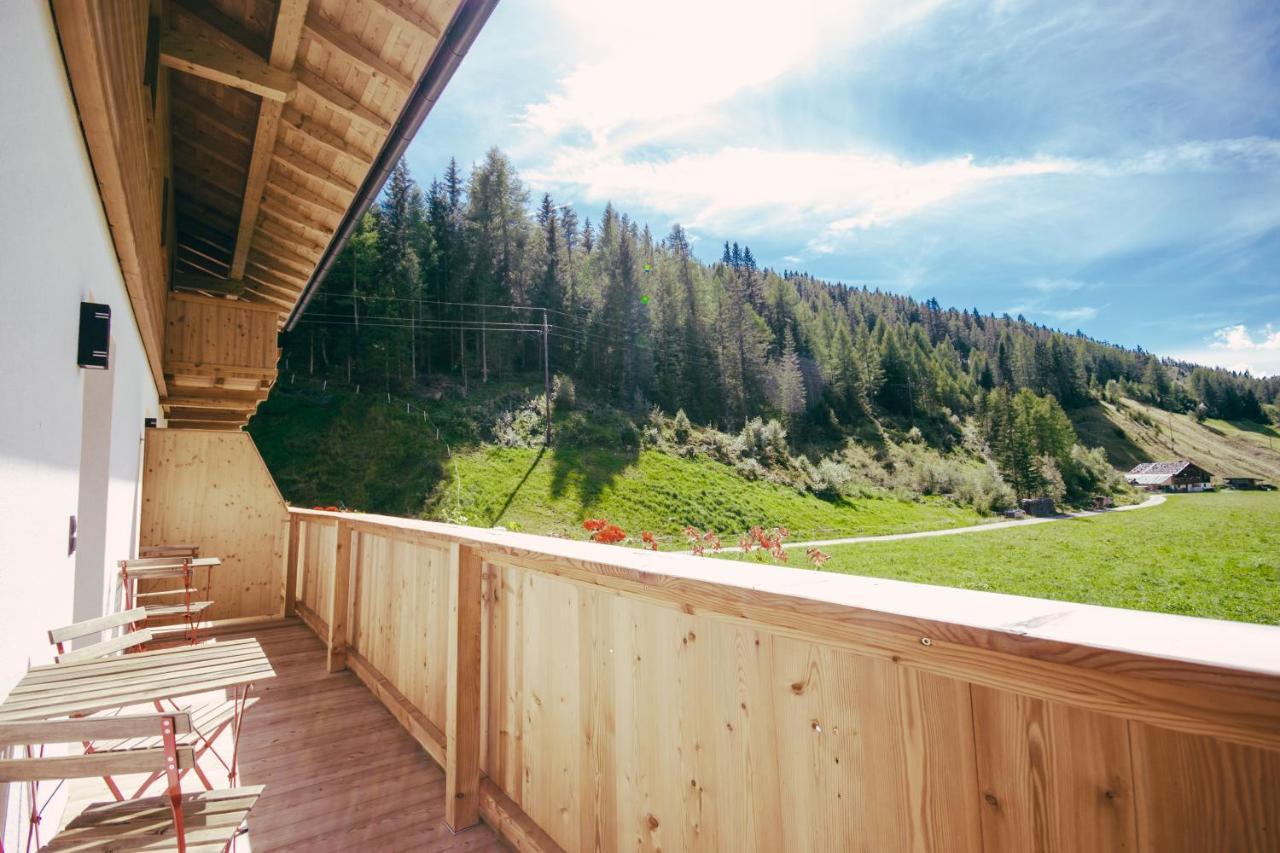 Nedererhof - Zimmer Enzian Mit Gemeinschaftskueche Schmirn Bagian luar foto